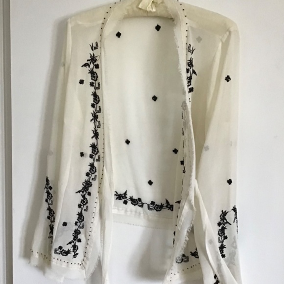 Emma James Sheer Light Cream Black Embroidery Floral Wrap Sweater Top - Picture 4 of 8